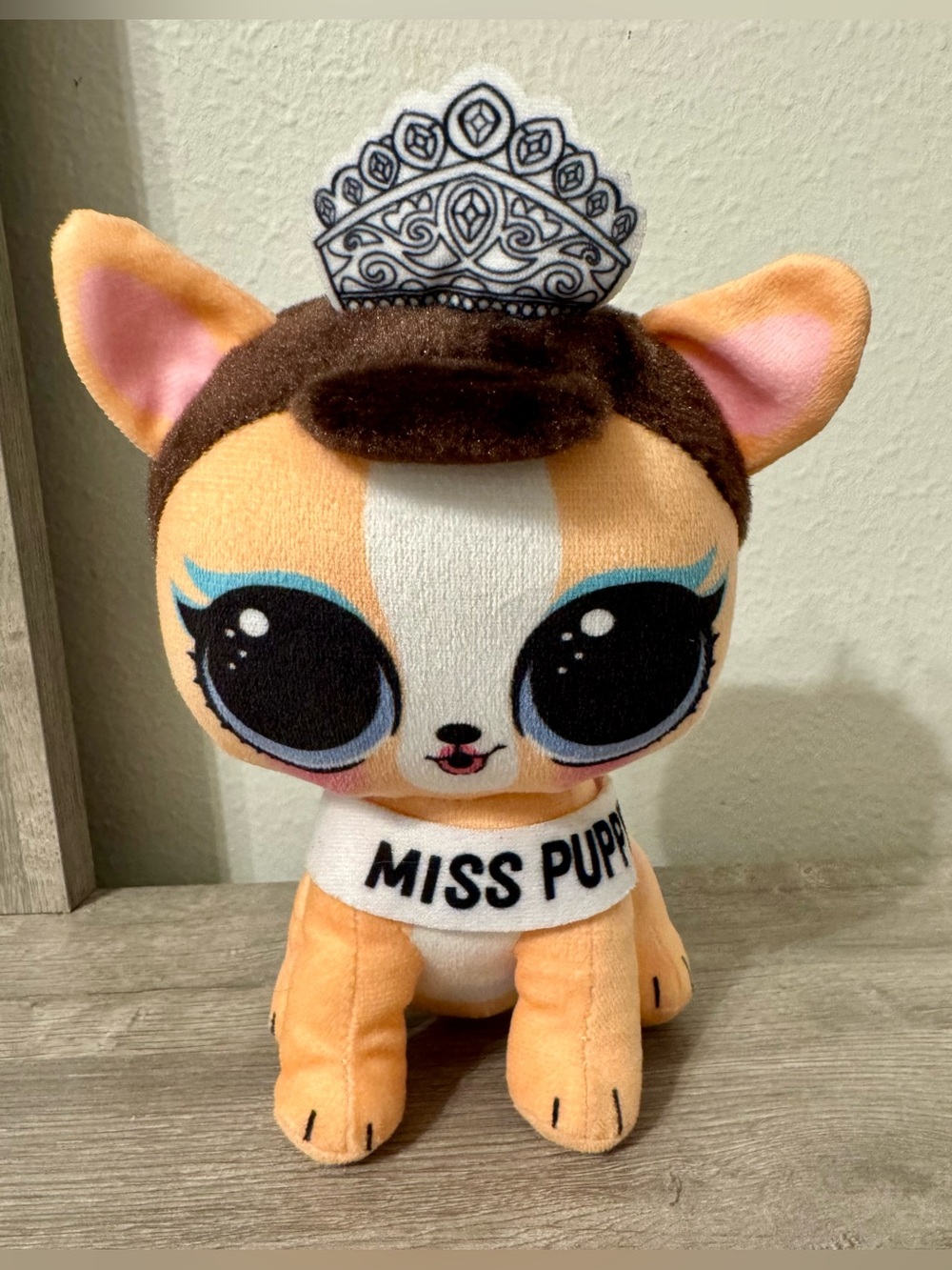 Miss Puppy from the L.O.L. Surprise! Pets series. The character is a puppy with